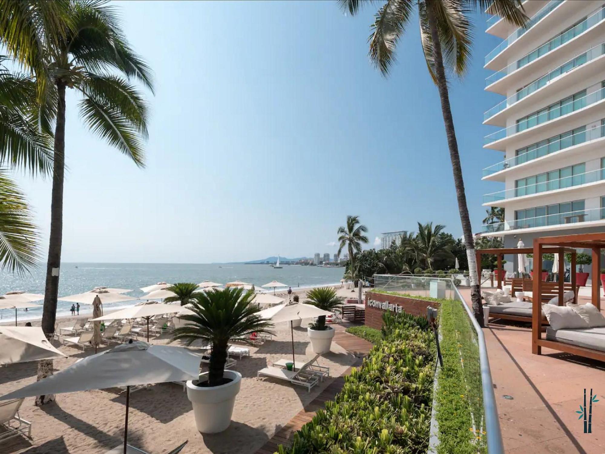 Icon Vallarta Beach Front By Bamboo Skylife ปูแอร์โตบาญาร์ตา ภายนอก รูปภาพ