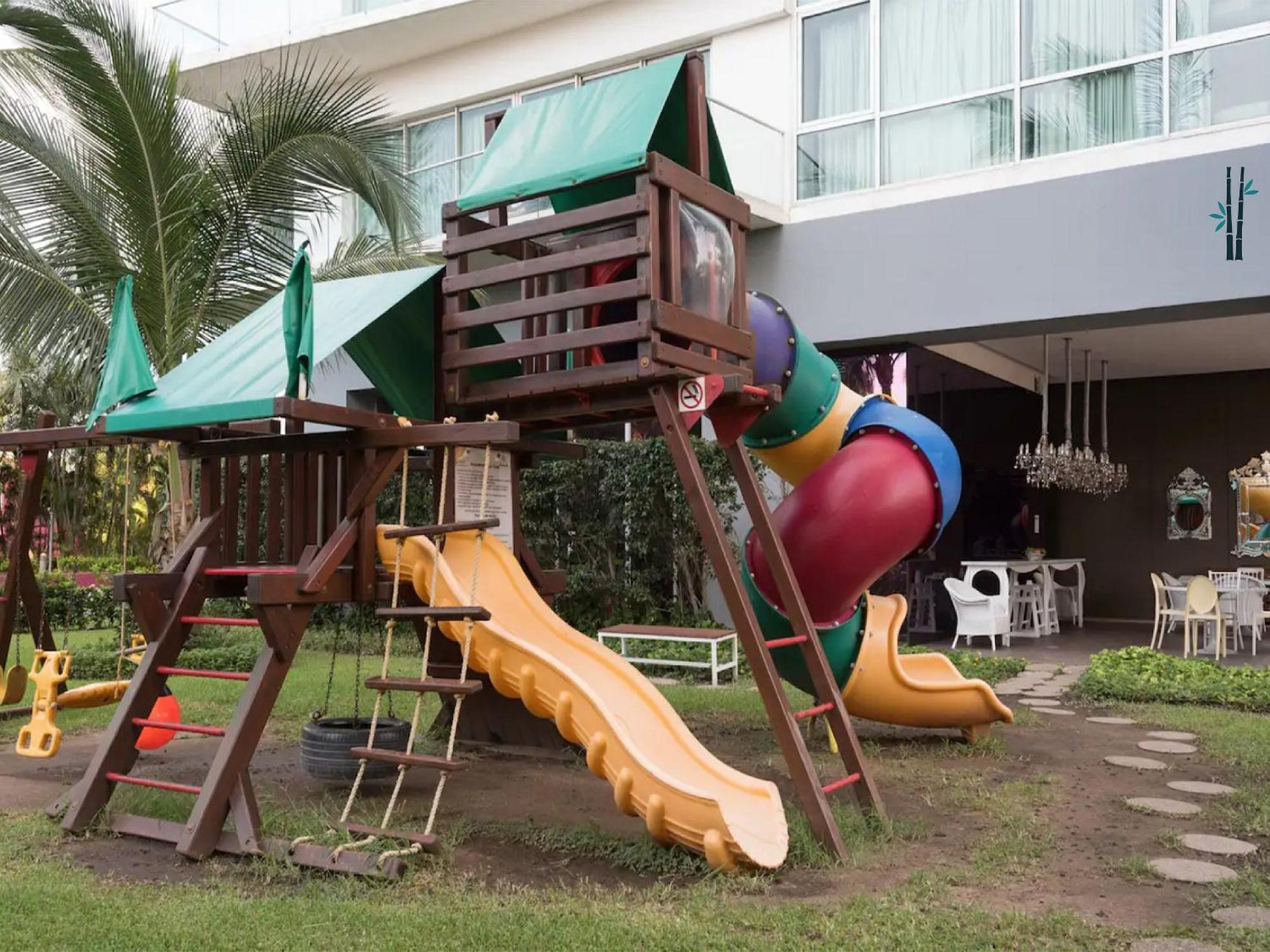 Icon Vallarta Beach Front By Bamboo Skylife ปูแอร์โตบาญาร์ตา ภายนอก รูปภาพ