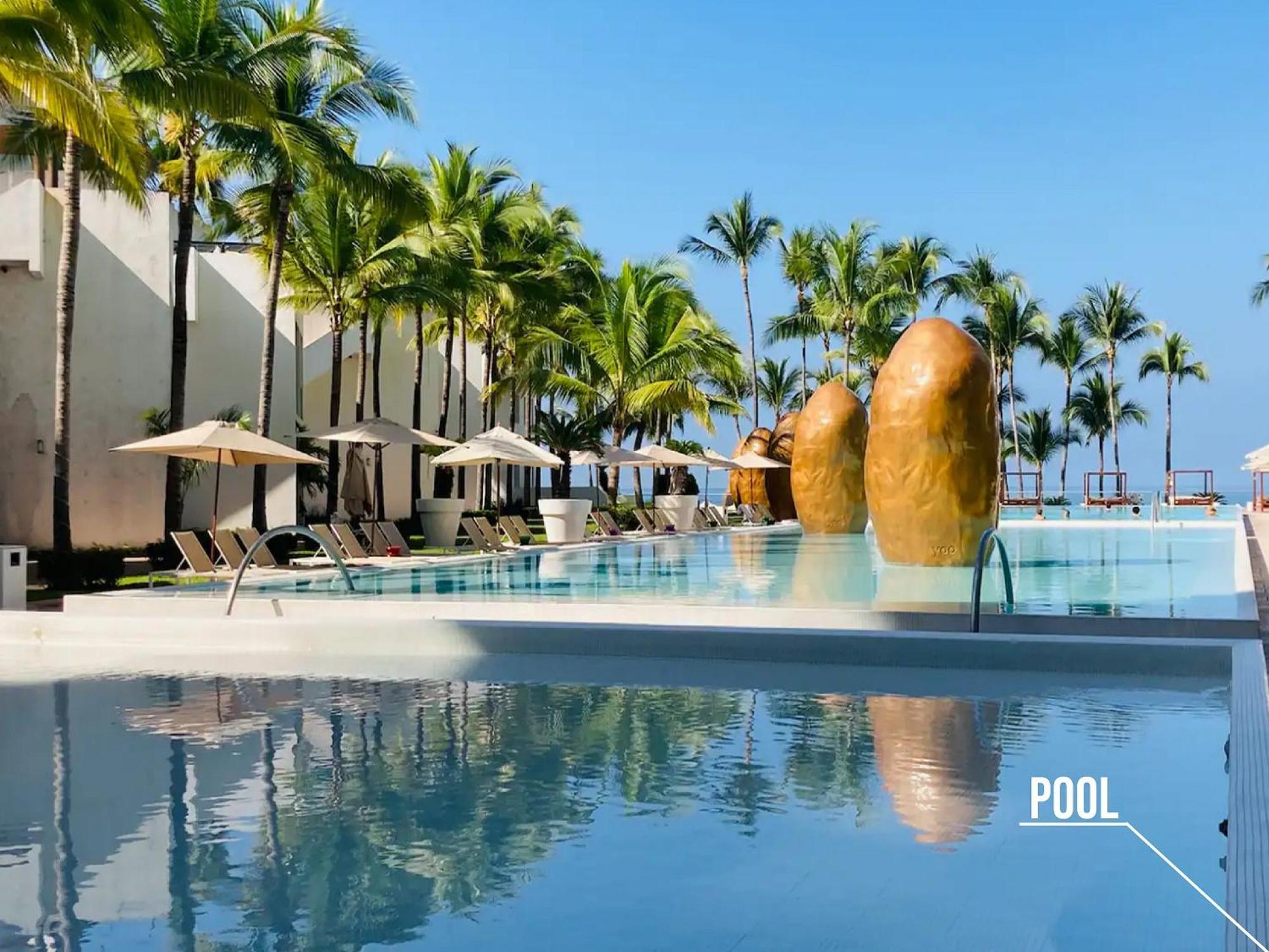 Icon Vallarta Beach Front By Bamboo Skylife ปูแอร์โตบาญาร์ตา ภายนอก รูปภาพ